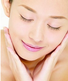 生活中女性白癜風患者能用化妝品嗎