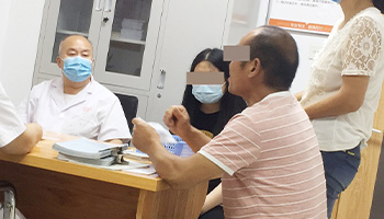 本周六特邀近40年白癜風診療經驗醫生——陳寶信醫生坐診!名額有限!可提前預約!