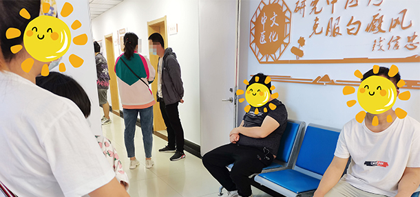 夏季紫外線強烈,白斑易擴散復發(fā),蘇有明教授表示:注意皮膚護理!