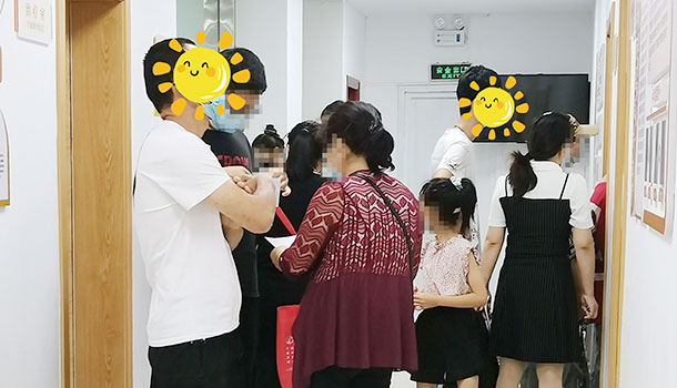 獻(xiàn)禮“6.25世界白癜風(fēng)日”暨京冀醫(yī)師聯(lián)合會(huì)診活動(dòng)首日,現(xiàn)場實(shí)時(shí)報(bào)道中!