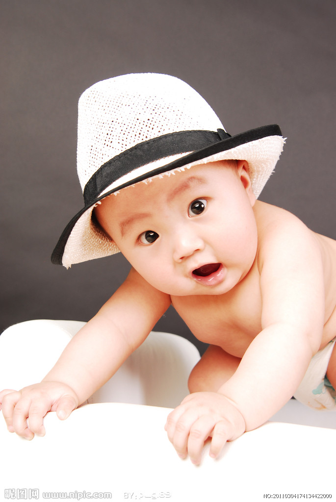 嬰兒胳膊上的白斑摩擦變紅是白癜風(fēng)嗎?