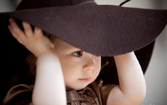 三歲多寶寶右胳膊上有幾點小白點是白癜風(fēng)嗎