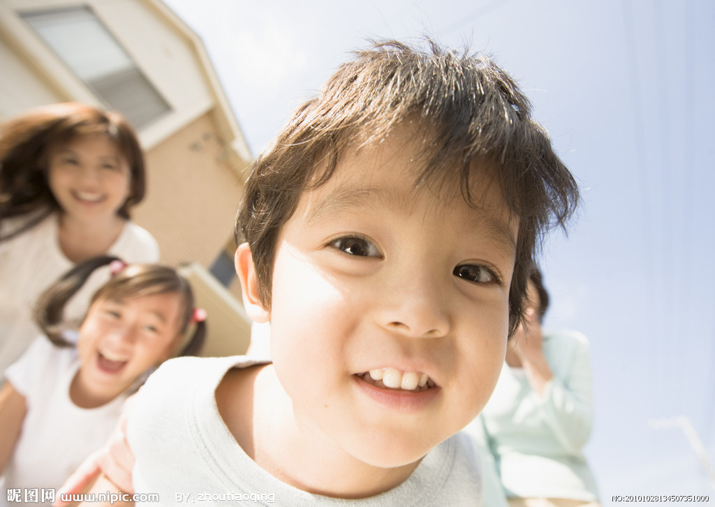 小孩口腔有白斑是白癜風(fēng)嗎?該怎么辦?