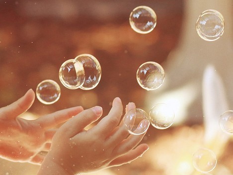 陽光中的紫外線可否來替代光療?